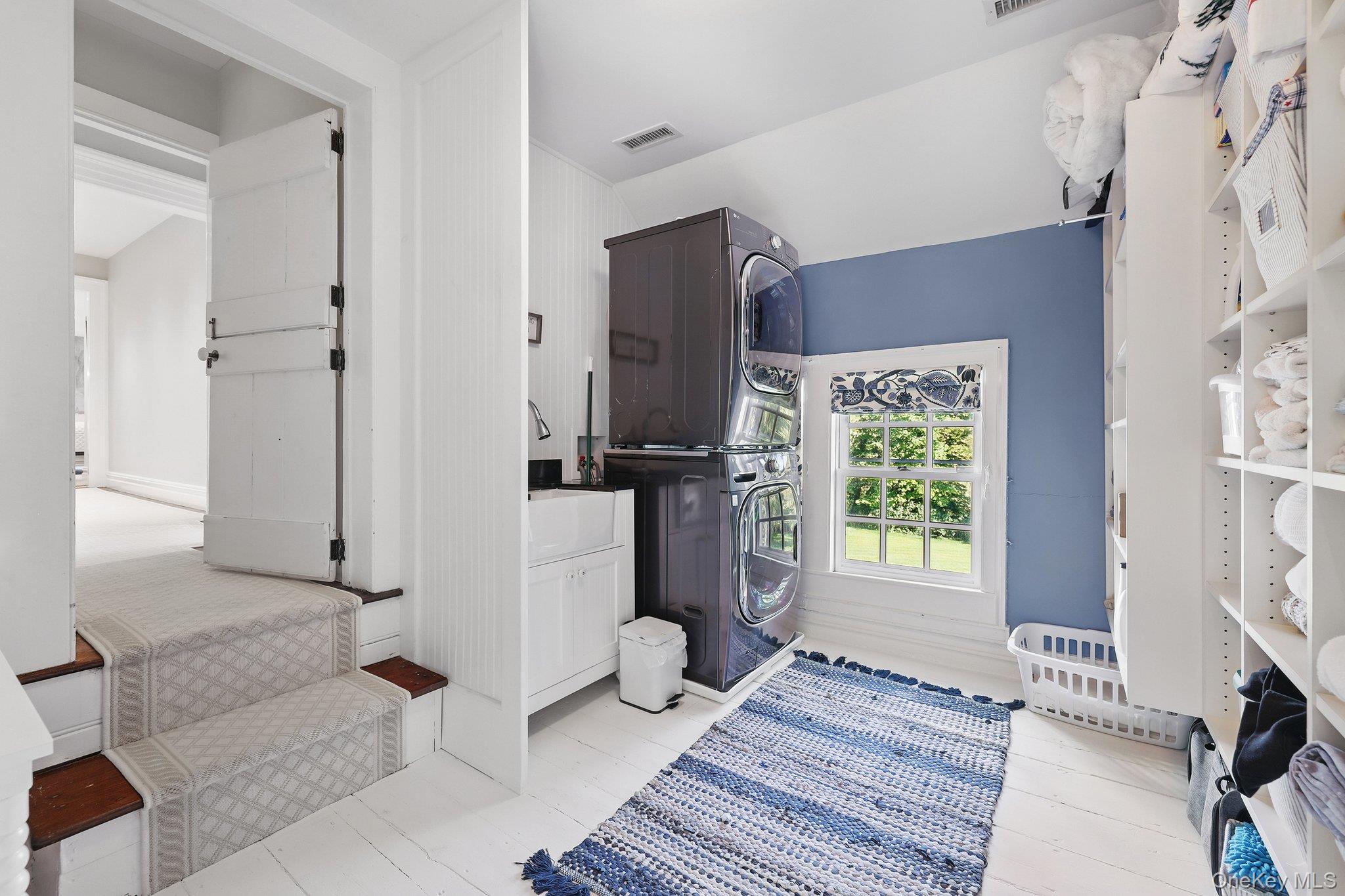 Warwick, New York, 10990, United States, 5 Bedrooms Bedrooms, ,5 BathroomsBathrooms,Residential,For Sale,2002673