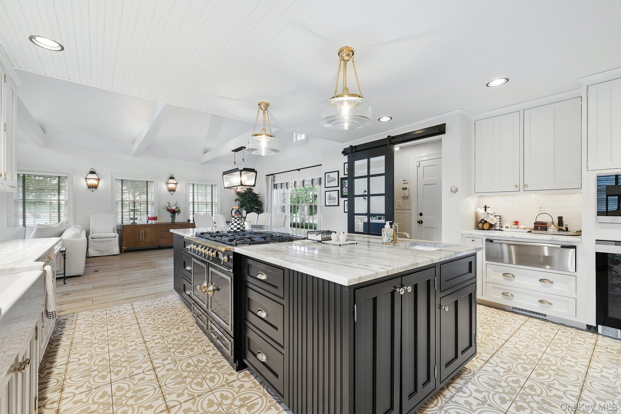 Warwick, New York, 10990, United States, 5 Bedrooms Bedrooms, ,5 BathroomsBathrooms,Residential,For Sale,2002673