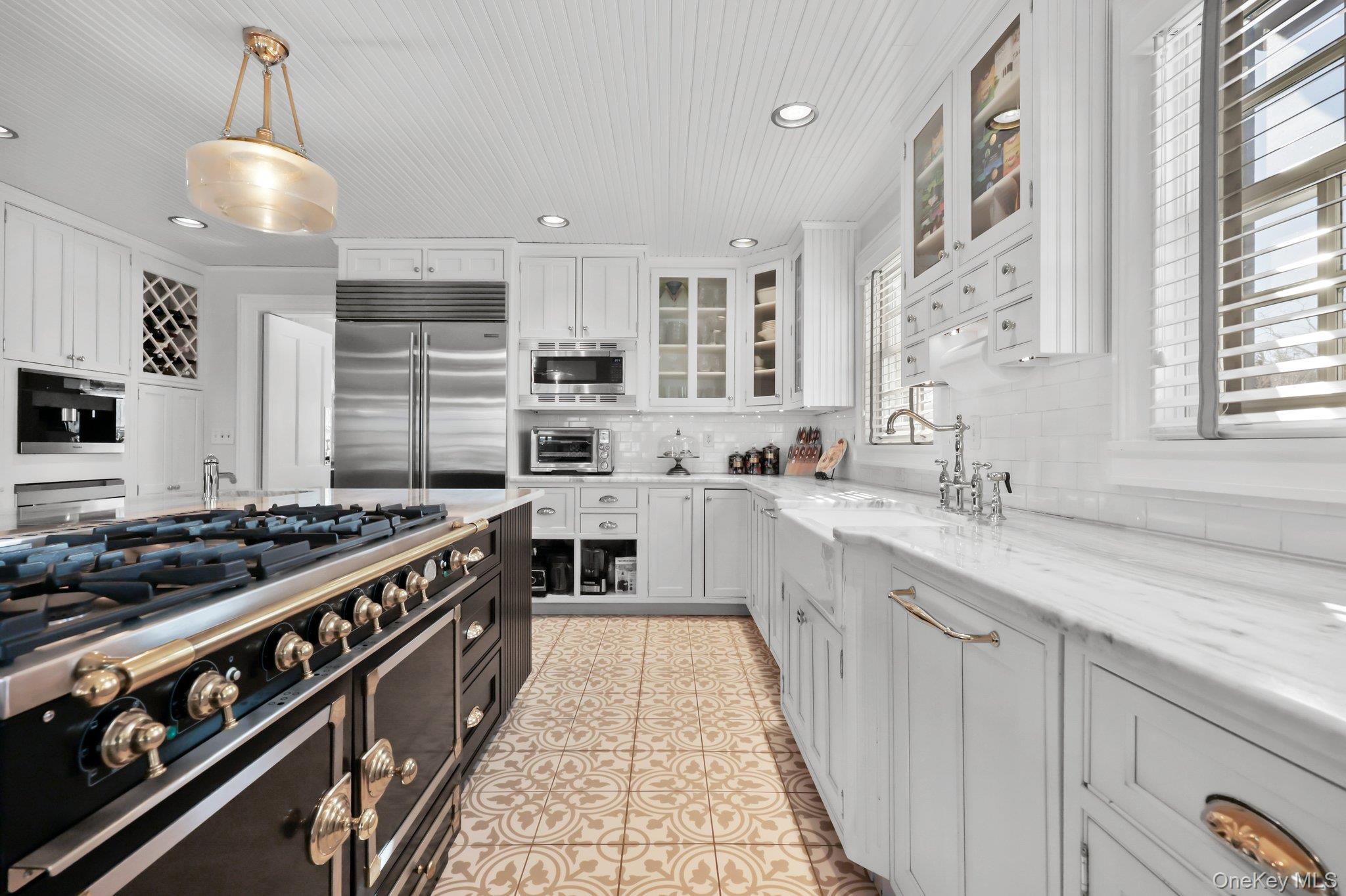 Warwick, New York, 10990, United States, 5 Bedrooms Bedrooms, ,5 BathroomsBathrooms,Residential,For Sale,2002673