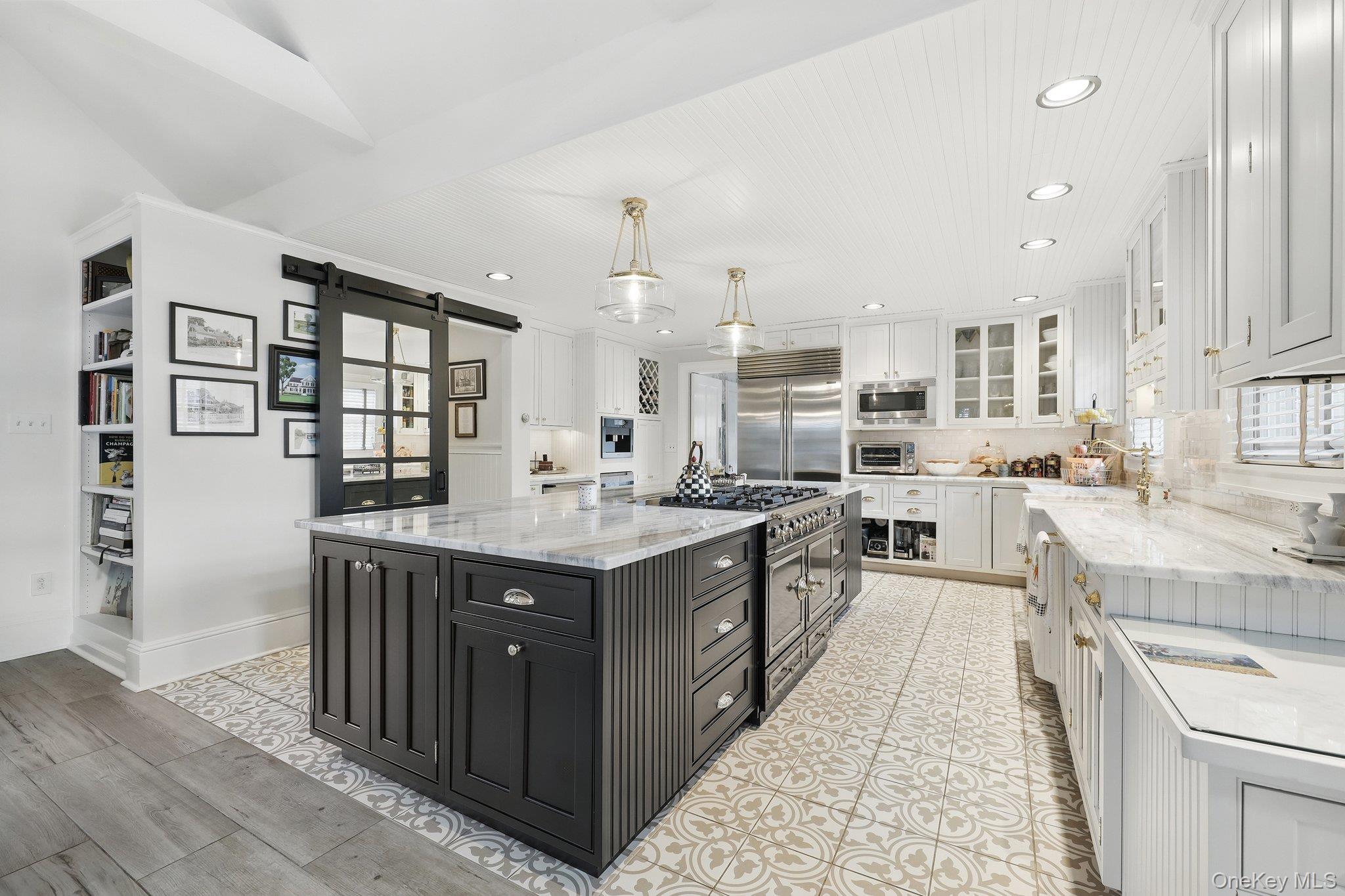 Warwick, New York, 10990, United States, 5 Bedrooms Bedrooms, ,5 BathroomsBathrooms,Residential,For Sale,2002673