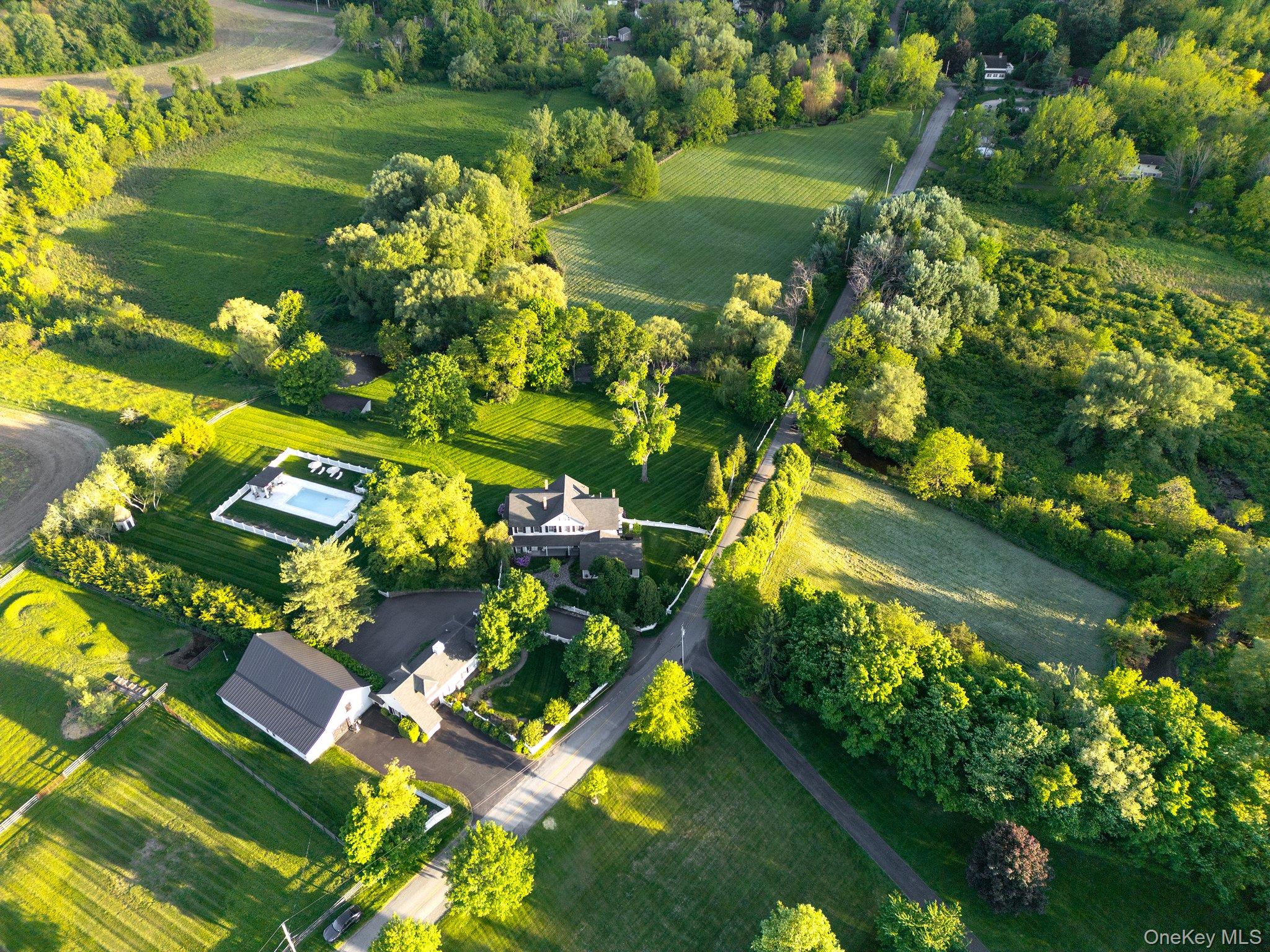 Warwick, New York, 10990, United States, 5 Bedrooms Bedrooms, ,5 BathroomsBathrooms,Residential,For Sale,2002673