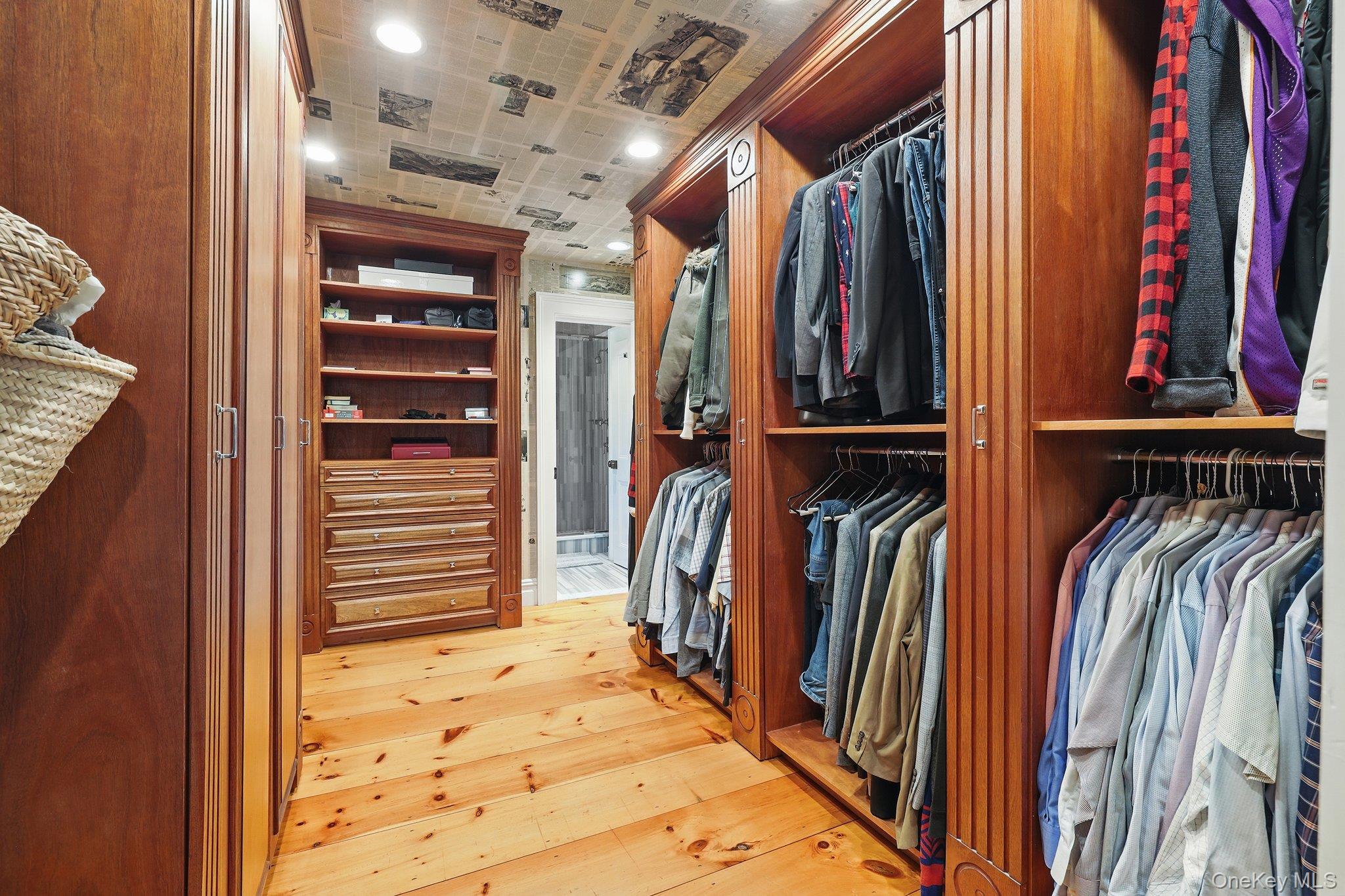 Warwick, New York, 10990, United States, 5 Bedrooms Bedrooms, ,5 BathroomsBathrooms,Residential,For Sale,2002673