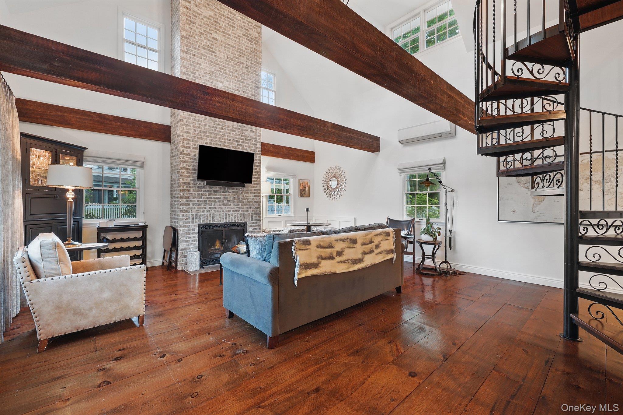 Warwick, New York, 10990, United States, 5 Bedrooms Bedrooms, ,5 BathroomsBathrooms,Residential,For Sale,2002673