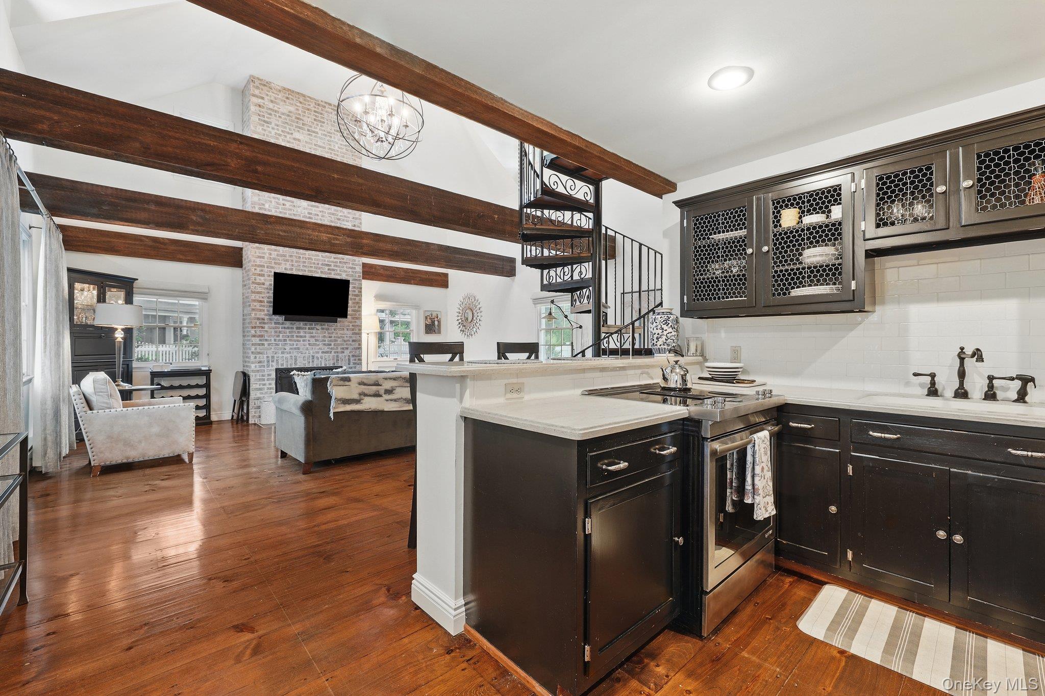 Warwick, New York, 10990, United States, 5 Bedrooms Bedrooms, ,5 BathroomsBathrooms,Residential,For Sale,2002673