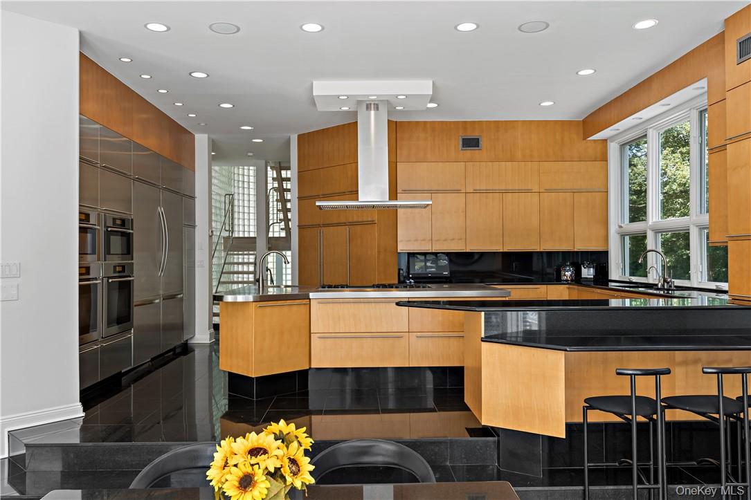 Croton-on-Hudson, New York, 10520, United States, 5 Bedrooms Bedrooms, ,8 BathroomsBathrooms,Residential,For Sale,1778646