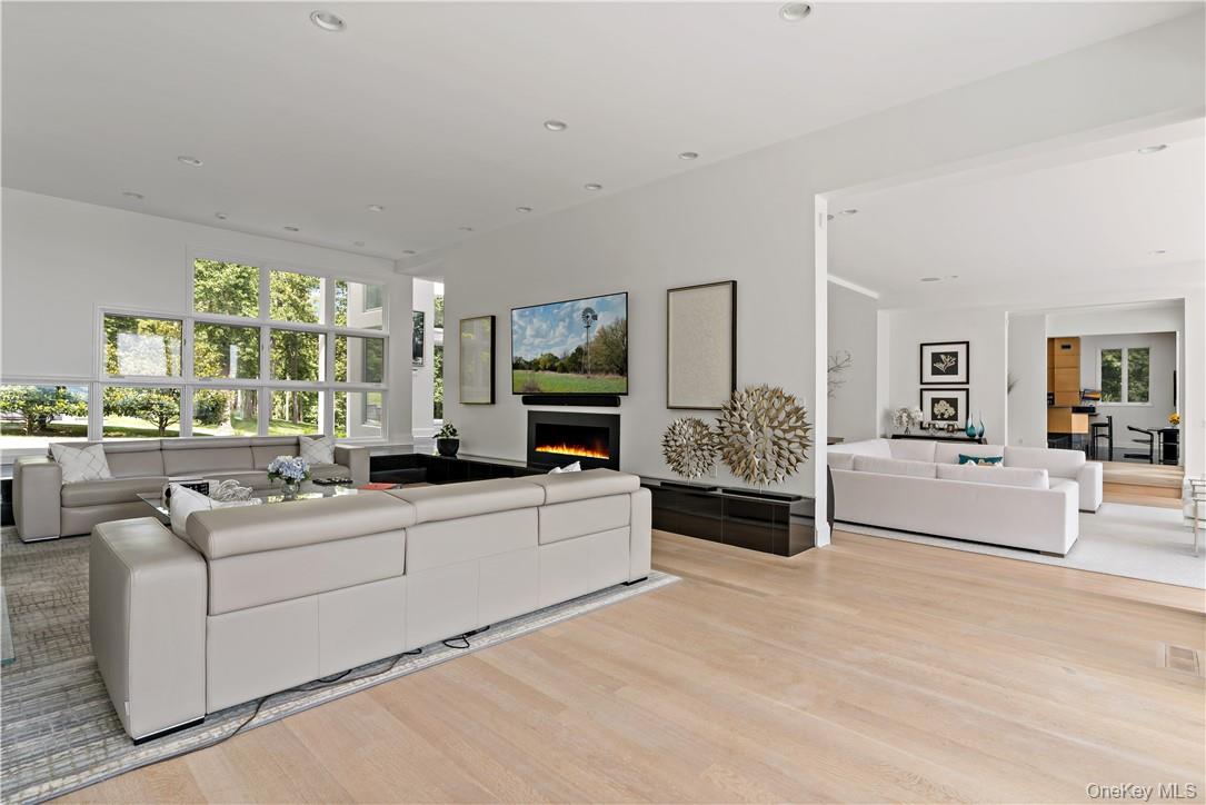 Croton-on-Hudson, New York, 10520, United States, 5 Bedrooms Bedrooms, ,8 BathroomsBathrooms,Residential,For Sale,1778646