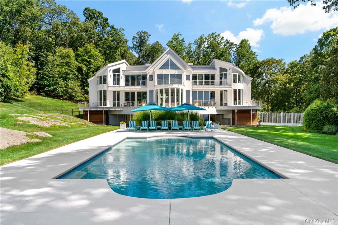 Croton-on-Hudson, New York, 10520, United States, 5 Bedrooms Bedrooms, ,8 BathroomsBathrooms,Residential,For Sale,1778646