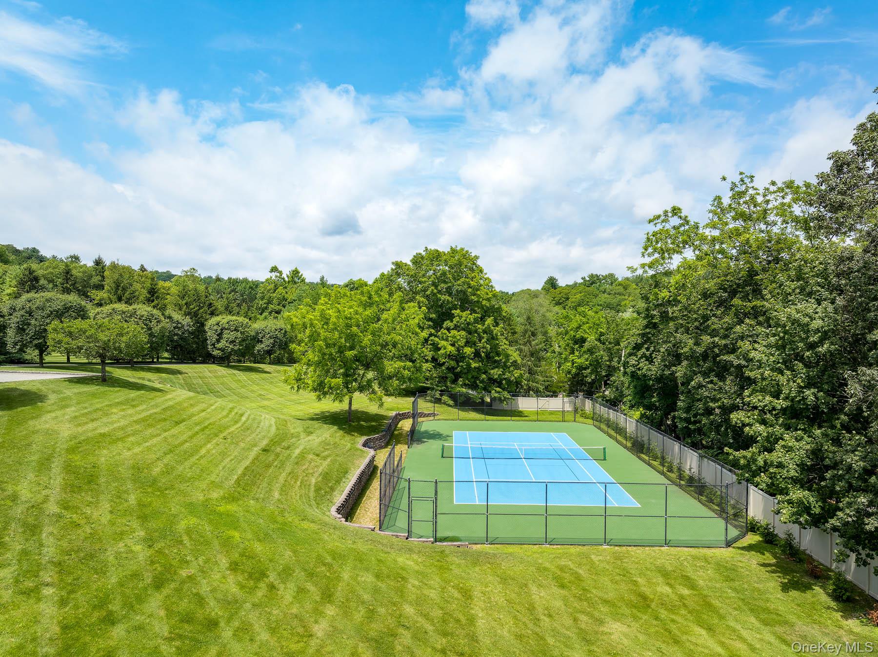 Armonk, New York, 10504, United States, 5 Bedrooms Bedrooms, ,5.5 BathroomsBathrooms,Residential,For Sale,1907943