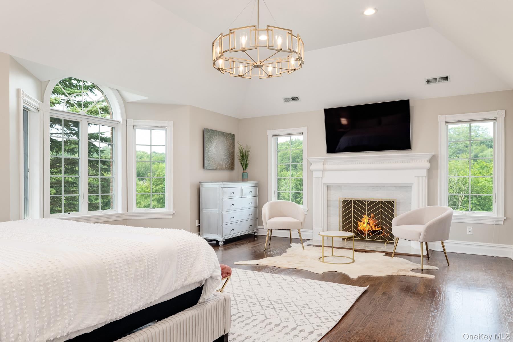 Armonk, New York, 10504, United States, 5 Bedrooms Bedrooms, ,5.5 BathroomsBathrooms,Residential,For Sale,1907943