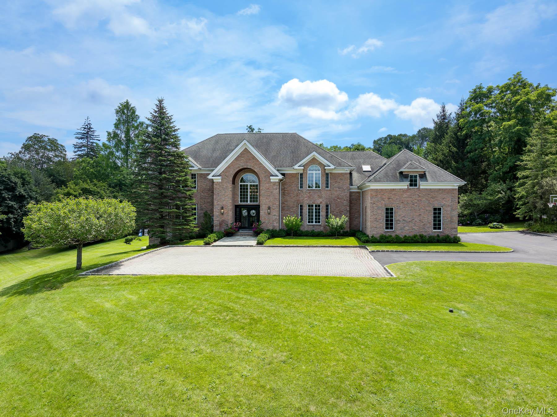 Armonk, New York, 10504, United States, 5 Bedrooms Bedrooms, ,5.5 BathroomsBathrooms,Residential,For Sale,1907943