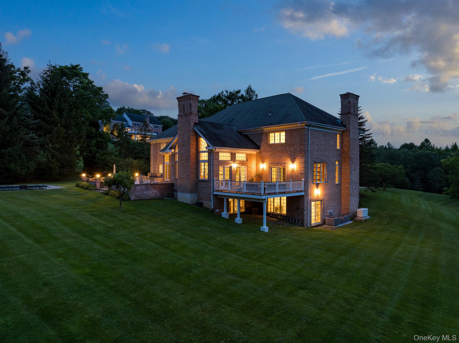 Armonk, New York, 10504, United States, 5 Bedrooms Bedrooms, ,5.5 BathroomsBathrooms,Residential,For Sale,1907943