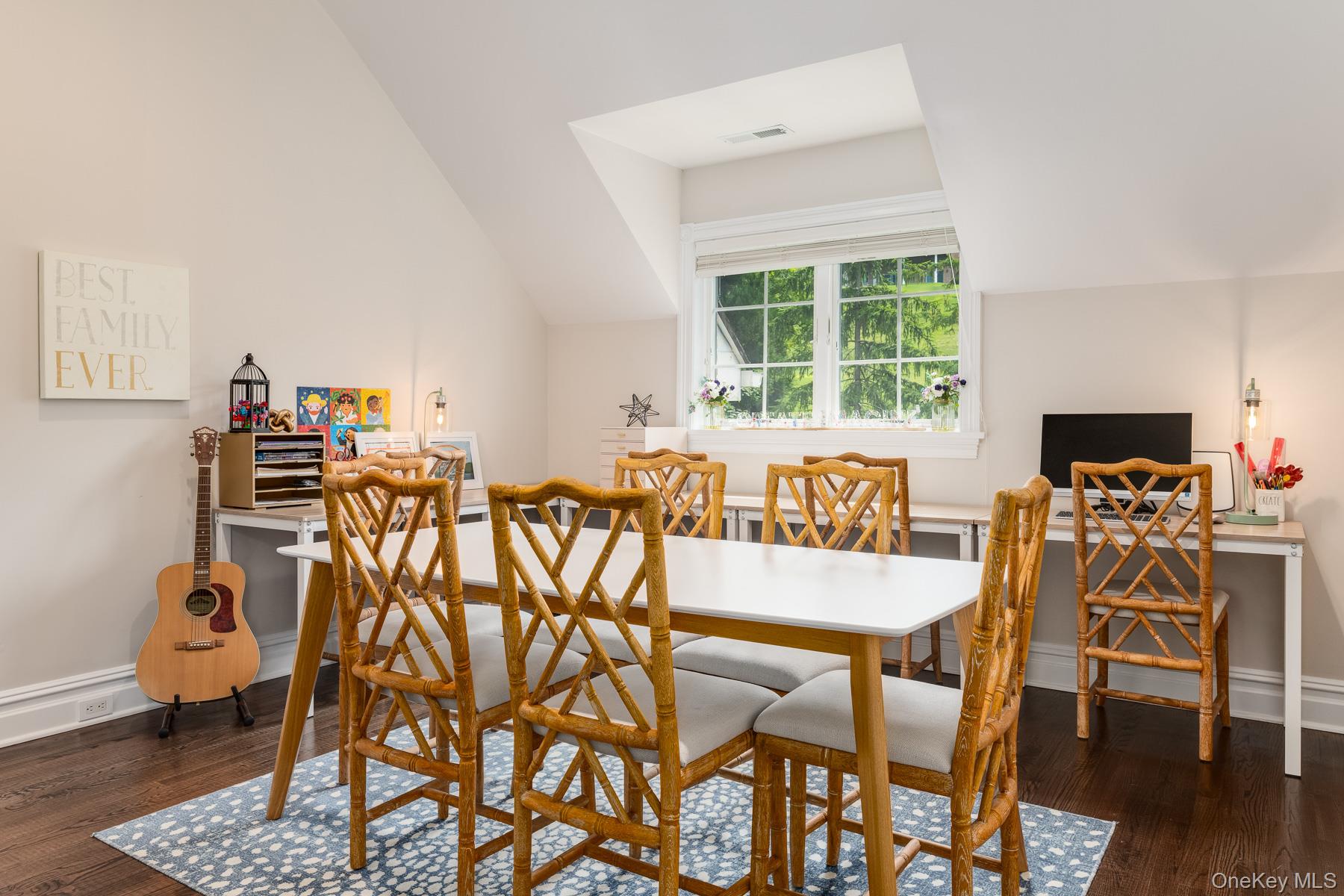 Armonk, New York, 10504, United States, 5 Bedrooms Bedrooms, ,5.5 BathroomsBathrooms,Residential,For Sale,1907943
