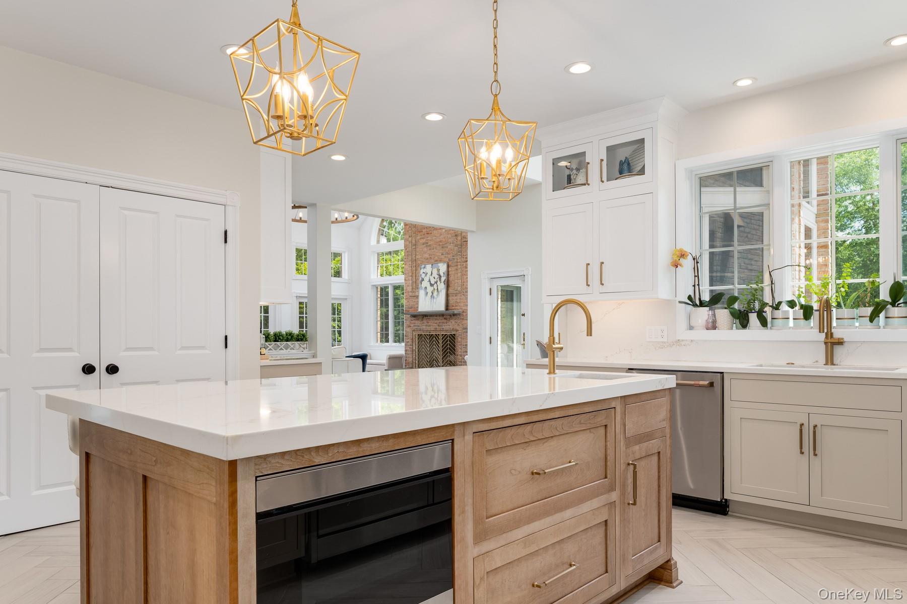 Armonk, New York, 10504, United States, 5 Bedrooms Bedrooms, ,5.5 BathroomsBathrooms,Residential,For Sale,1907943