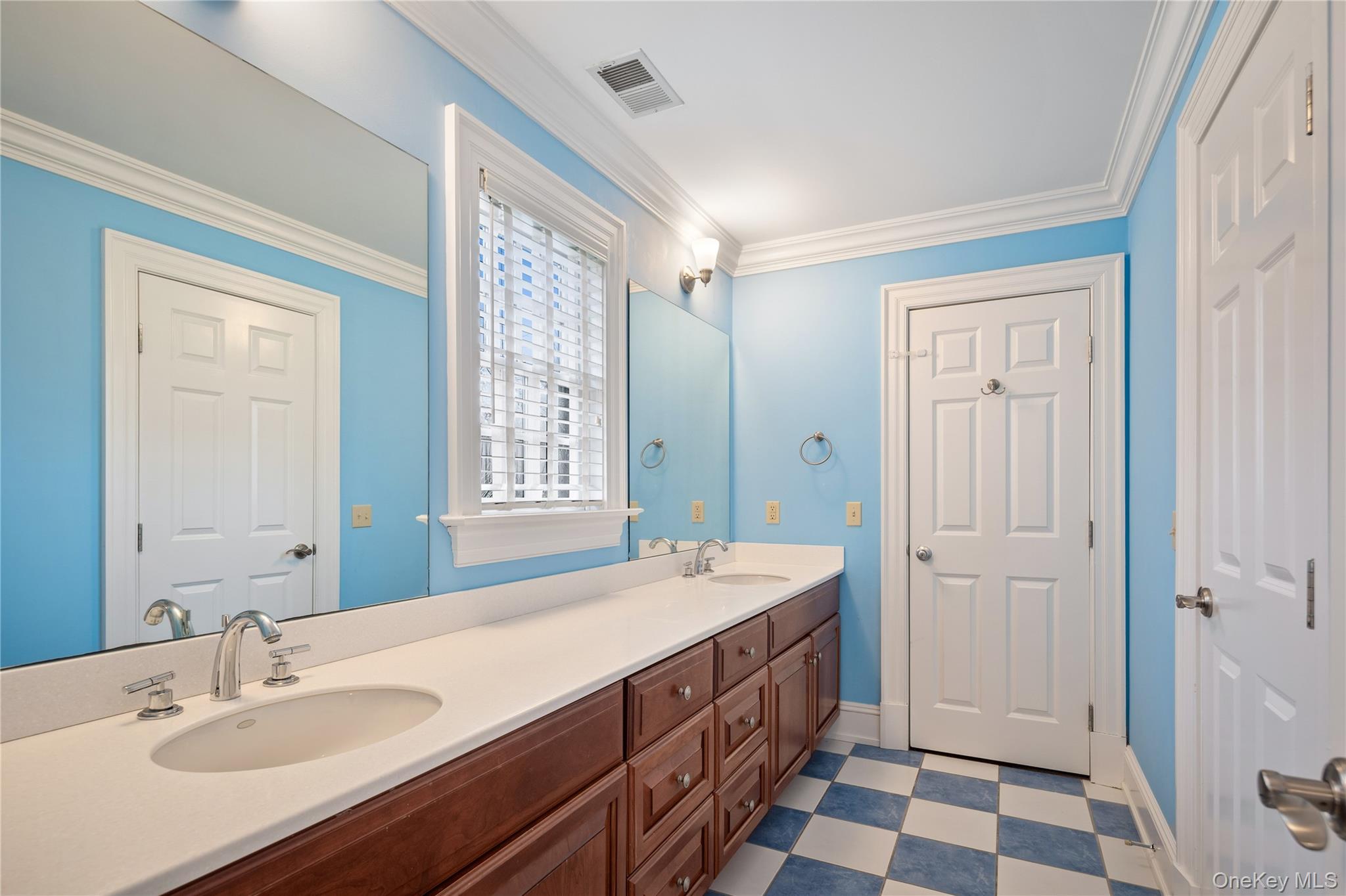 Pound Ridge, New York, 10576, United States, 6 Bedrooms Bedrooms, ,7.5 BathroomsBathrooms,Residential,For Sale,1993978